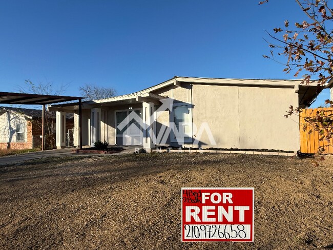 Foto del edificio - 5714 Elk Lake Dr