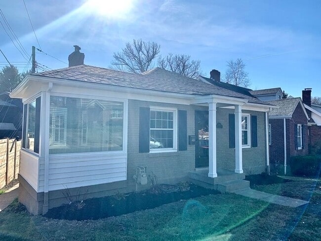 Photo - 2036 Lakeside Drive House