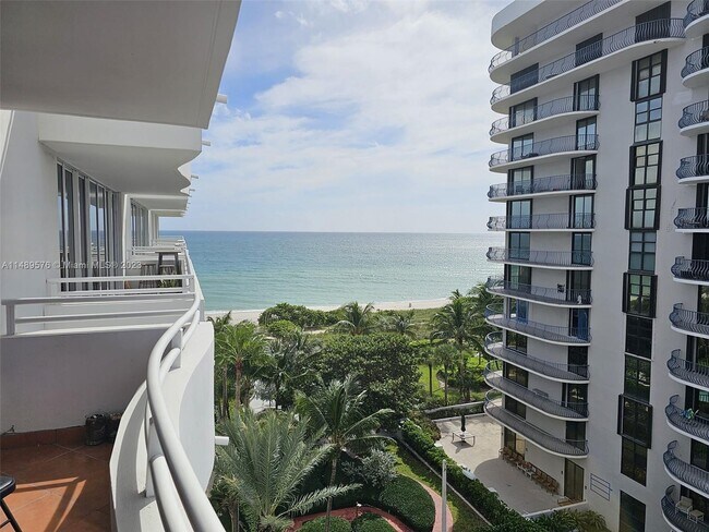 Foto del edificio - 8911 Collins Ave