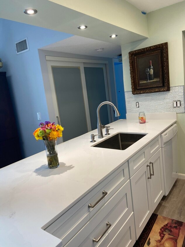 Foto principal - 13791 Oneida Dr