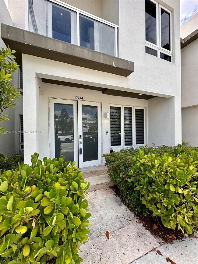 Foto del edificio - 6334 NW 104th Path