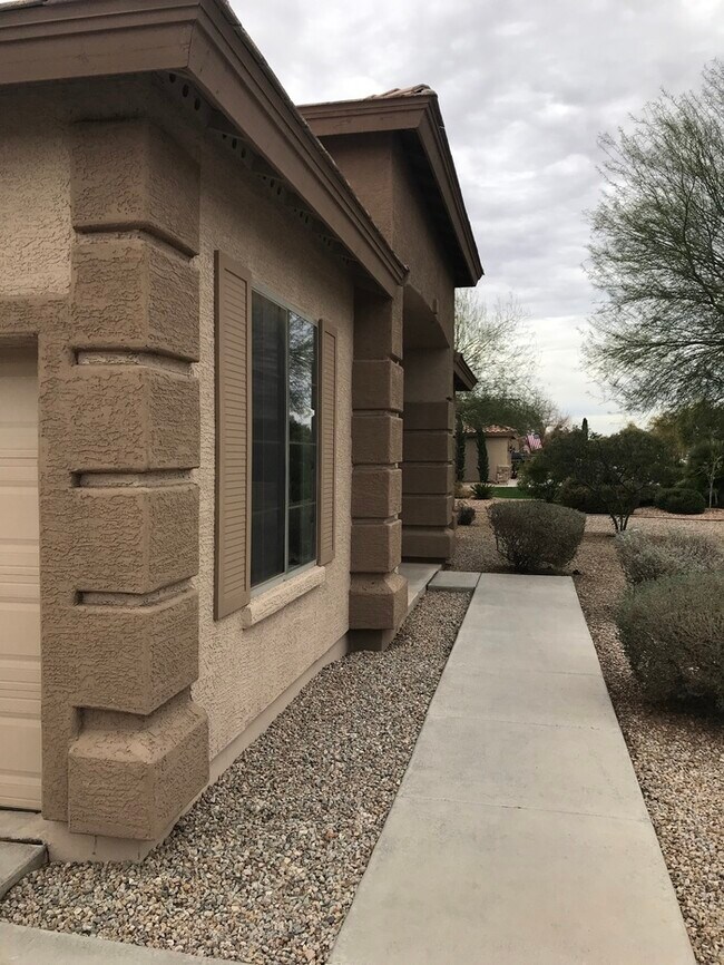 Building Photo - 11721 E Bellflower Dr