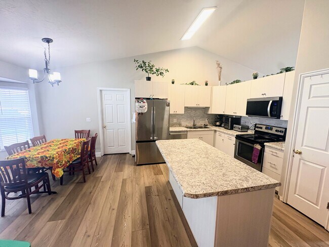 Foto del edificio - 4955 Thrush Hill Dr