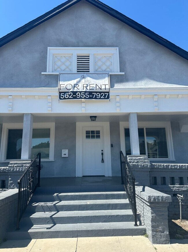 Foto del edificio - Beautifully Remodeled 4-Bedroom, 2-Bathroom Single-Family Home