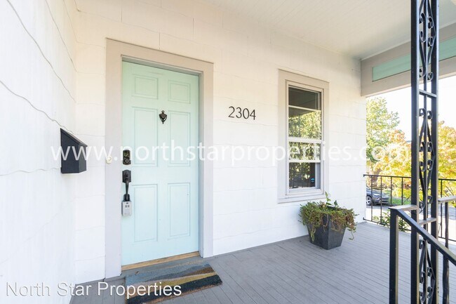 Foto del edificio - 4 br, 3 bath House - 2304 SE Tibbetts