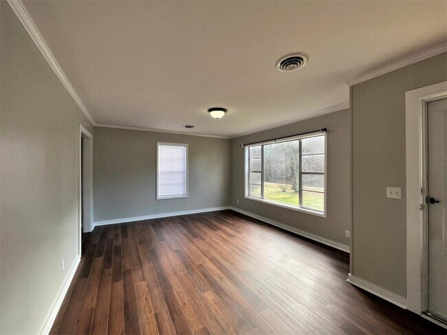 Foto del edificio - 3248 Blue Springs Pkwy