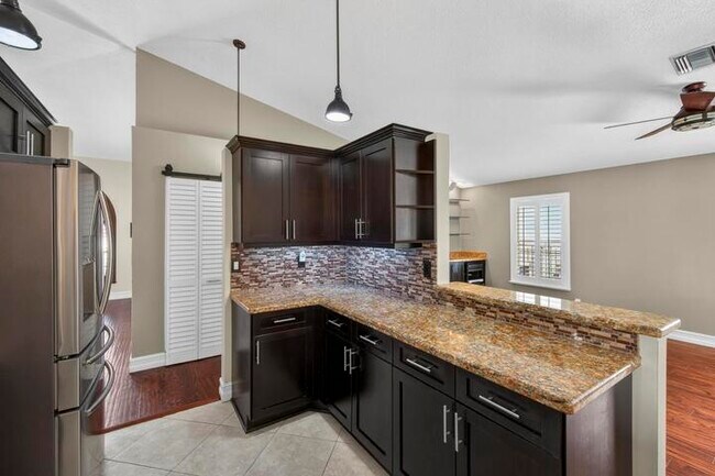 Foto del edificio - 9121 Paragon Way