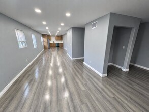 Building Photo - 347 W 67th St