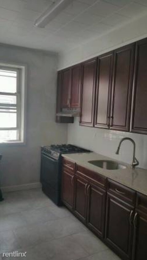 Foto principal - 1880 W 6th St