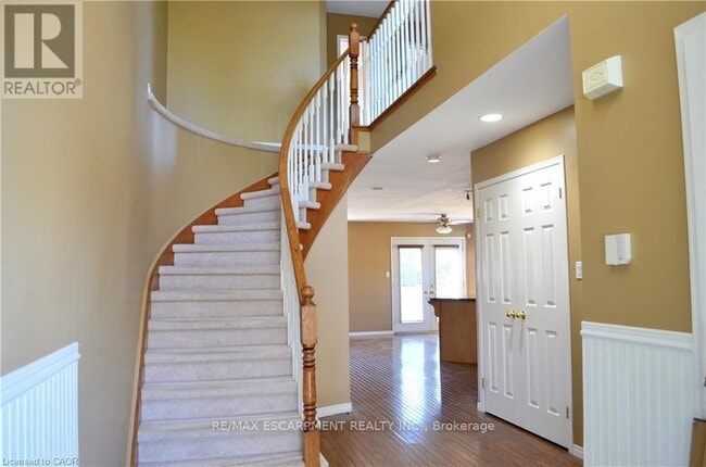 Building Photo - 122 Foxborough Dr