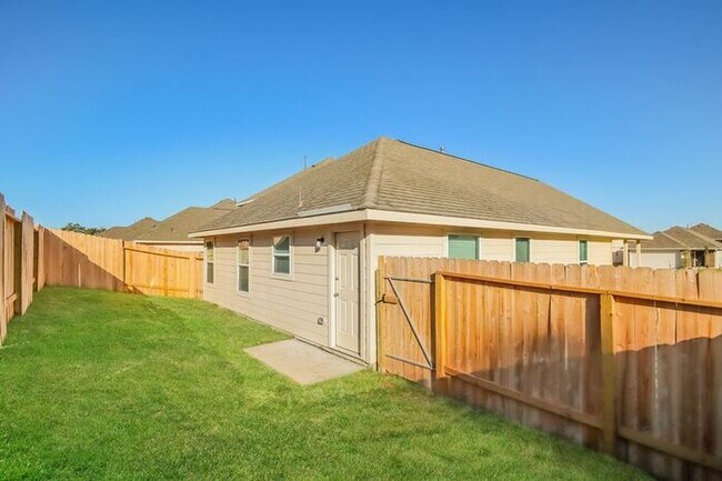 Building Photo - 2501 Grayling Dr