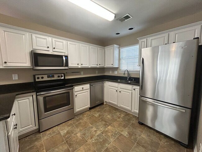 Building Photo - 7933 Wynwood Ln