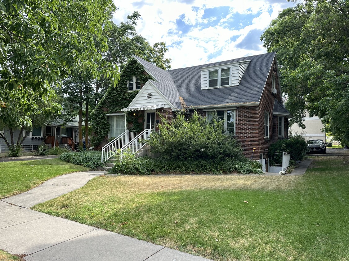 Primary Photo - Brick House Duplex