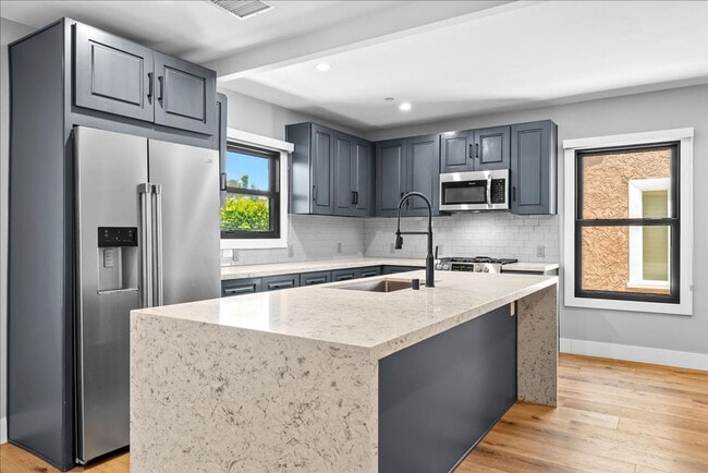 Foto del edificio - 1182 West Blvd