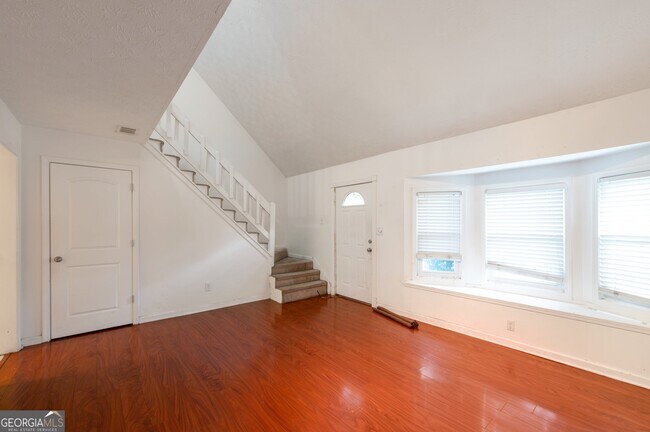 Foto del edificio - 134 Timber Creek Ln SW