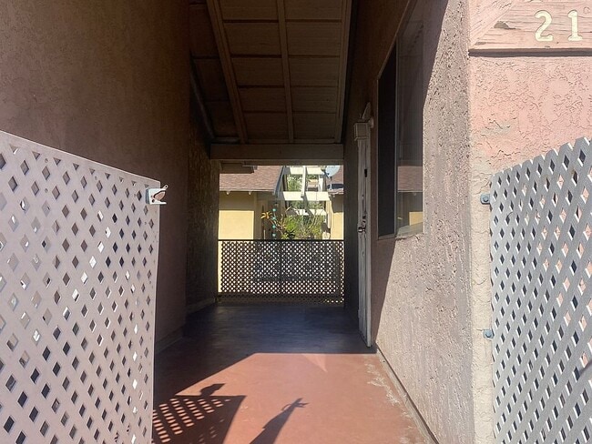 Foto del edificio - 2164 Via Robles