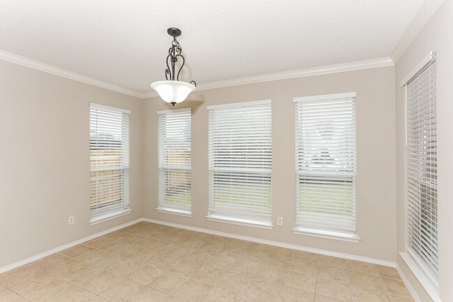 Building Photo - 125 Adams Dr