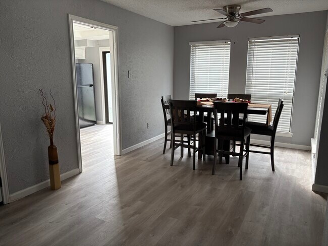 Building Photo - 2125 Stradivarius Ln