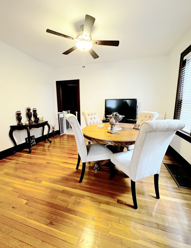 Dining room - 4024 McDonald Ave