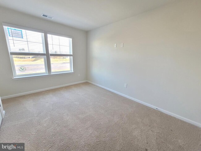 Building Photo - 754 Union St