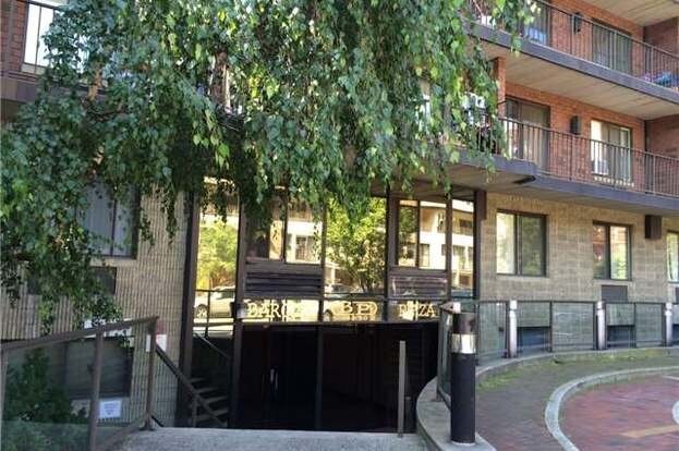 Entrada principal - 143-50 Barclay Ave