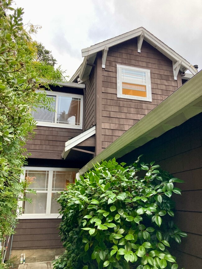 Building Photo - 3954 Canon Ave