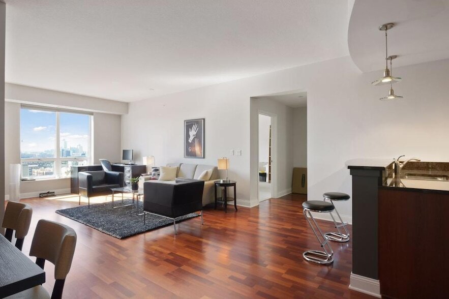 Foto principal - 100 3rd Ave S