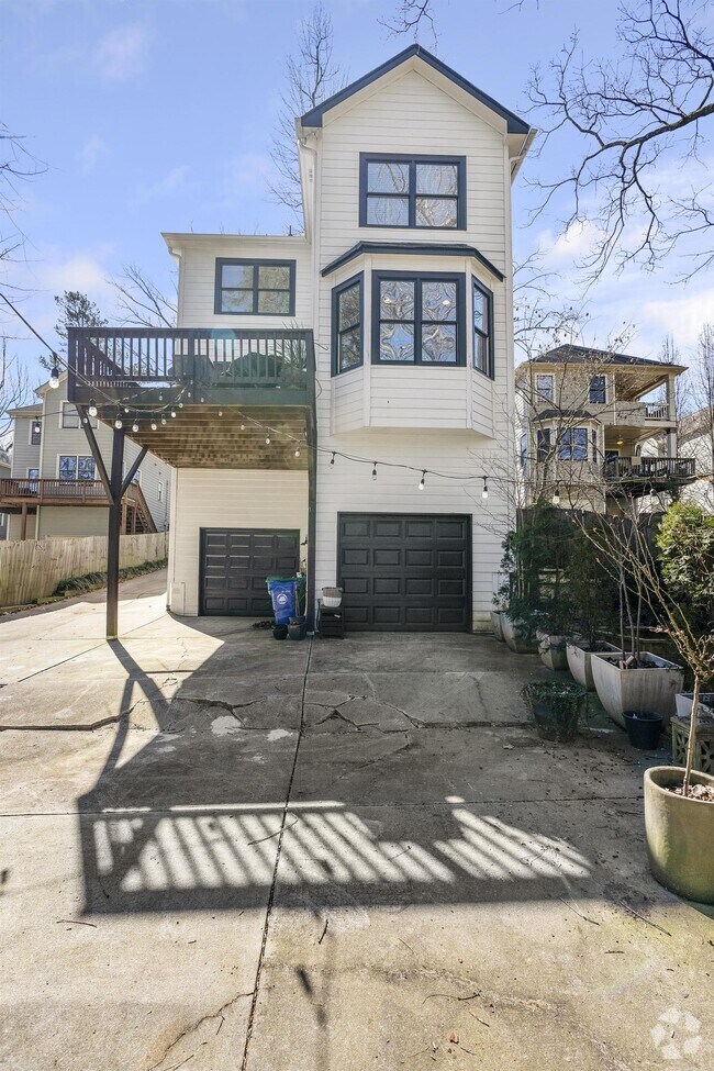 Building Photo - 3102 Alston Dr