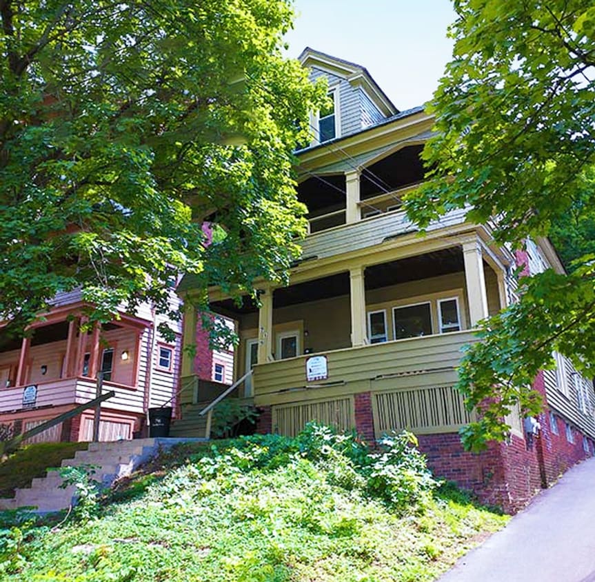 Primary Photo - 7/1/26 Bright and Spacious Apartment Close...