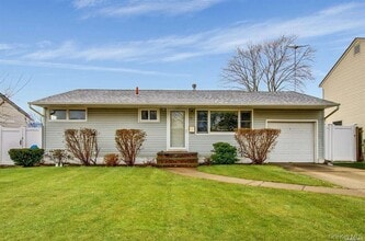 Building Photo - 15 Janet Dr