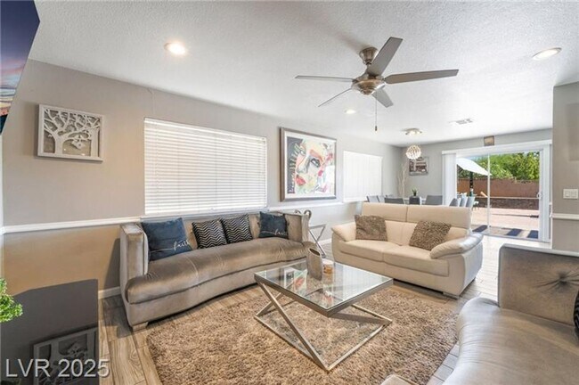 Foto del edificio - Beautiful 3 bedroom home ready for move-in