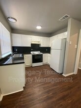 Building Photo - 1608 Sun Valley Dr