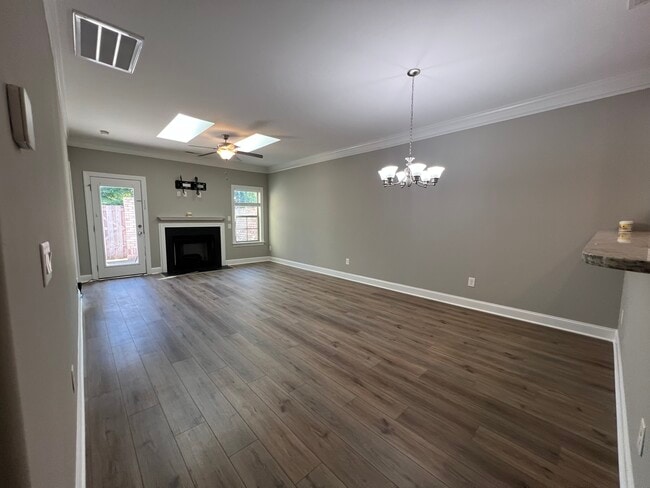 Building Photo - 1618 Cedar Hill Way