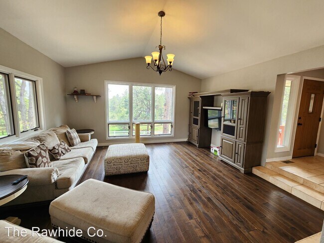 Building Photo - 5 br, 3 bath House - 8590 Kirk Drive