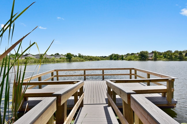 Building Photo - Lake House