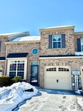 Building Photo - 257 Milkweed Dr