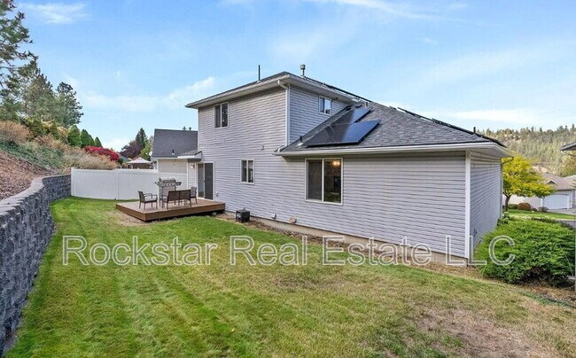 Building Photo - 607 W Persimmon Ln