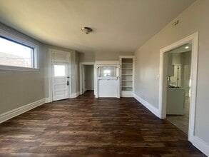 Building Photo - 701 Taylor Ave