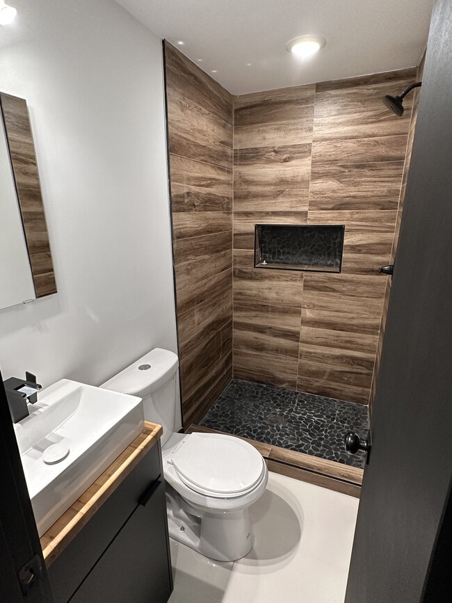 1A Bathroom - 1934 N 18th St