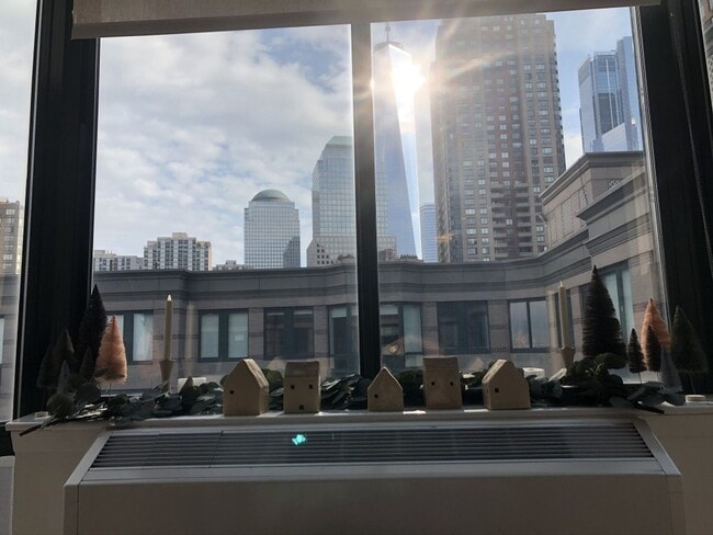 Building Photo - 99 Battery Pl