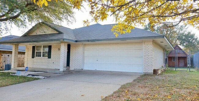 Building Photo - 405 Northern Trail