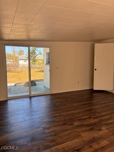 Foto del edificio - 1759 Winkler Ave