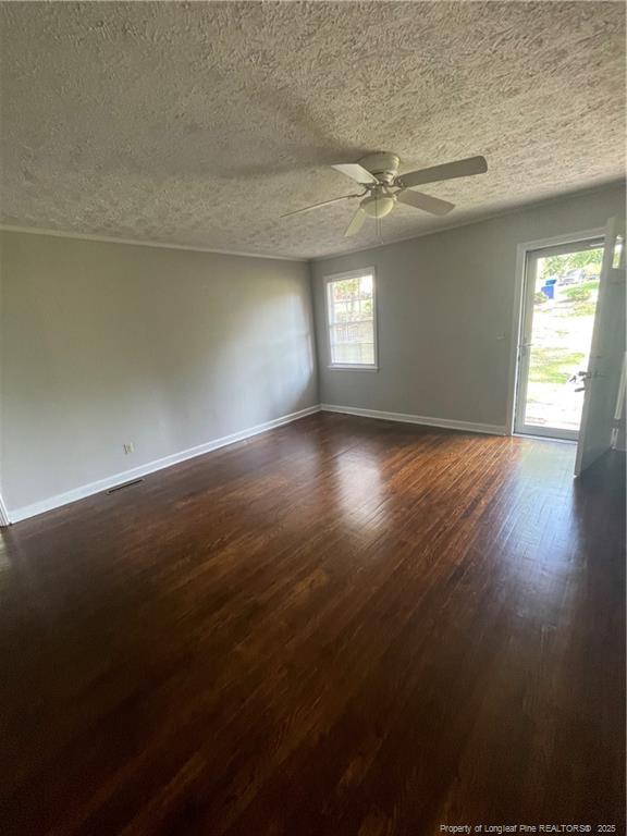 Foto del edificio - 1719 Catawba St