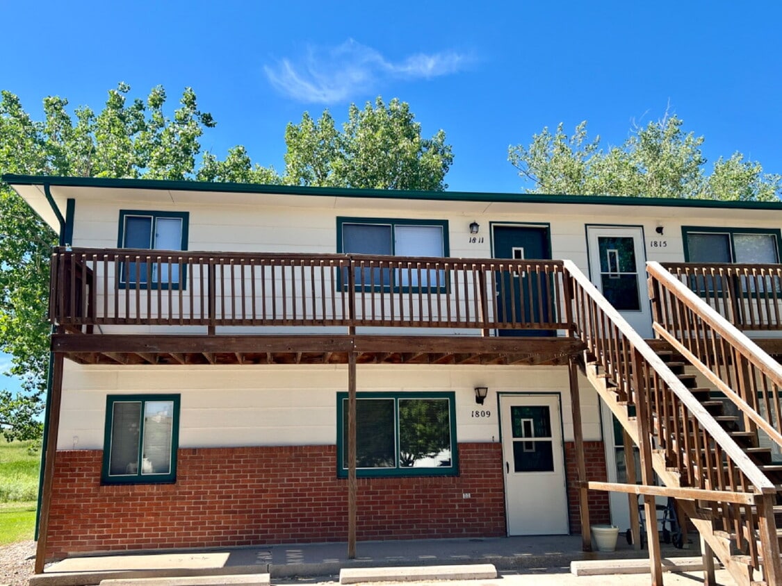 Primary Photo - Upper level two bedroom, one bathroom clos...