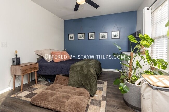 Photo - 1449 Lyndale Ave House