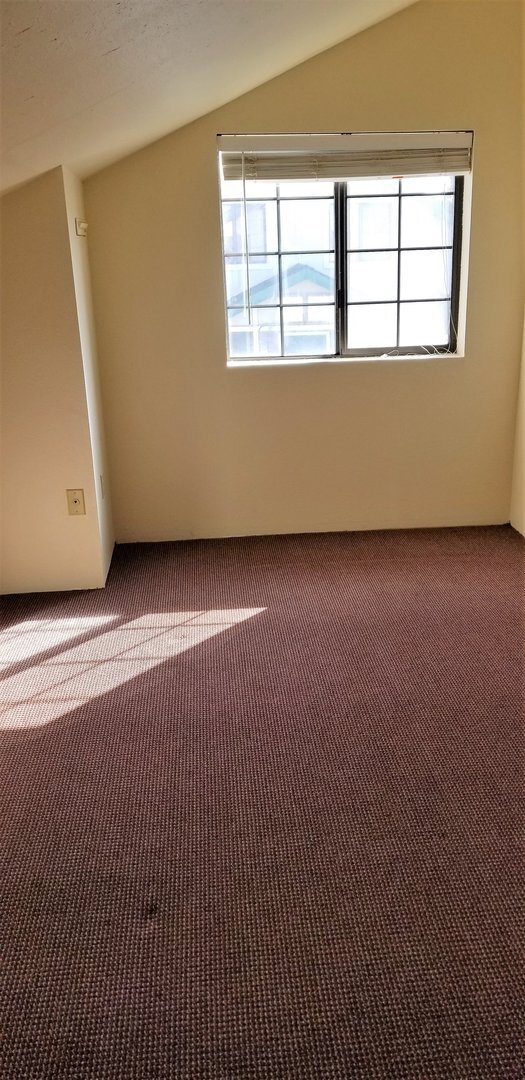 Foto del edificio - 1015 S Juniper Dr