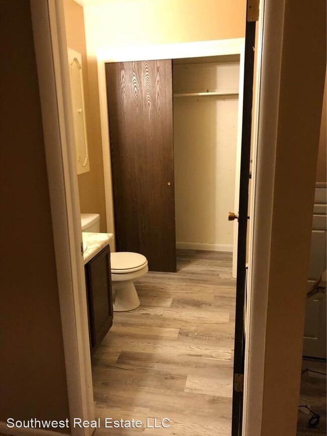 Building Photo - 3 br, 1.5 bath House - 715 Windriver Apt. A