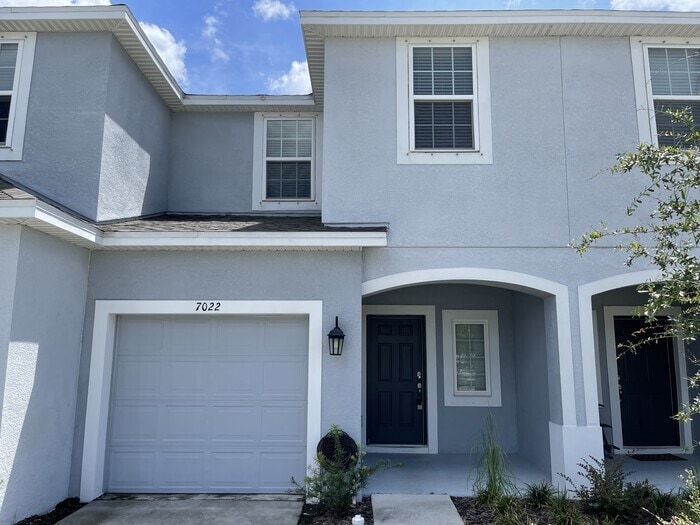 Primary Photo - Coming Soon! Spacious 3/2.5 Townhome with ...