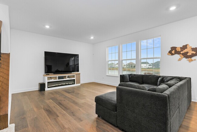 Foto del edificio - 1014 Dr John Burkey Dr