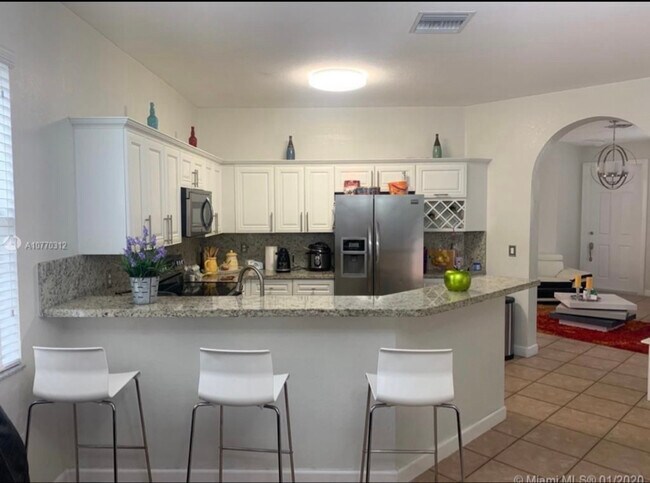 Foto del edificio - 2240 NE 37th Terrace